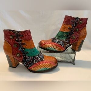 NWOB SOCOFY MULTI-COLORED RETRO SIDE-ZIP ANKLE BOOTS IN SIZE 38/8M